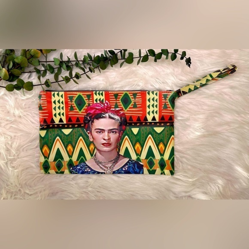 Frida Kahlo Vinyl Wristlet.  EUC! Boutique find!‎